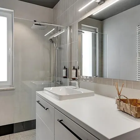 Luxury Aura 40 - 2 By Grand *