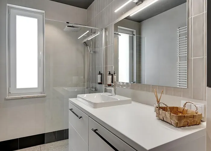 Luxury Aura 40 - 2 By Grand *